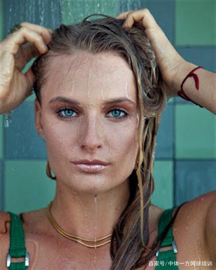 不经意间发 不经意间发