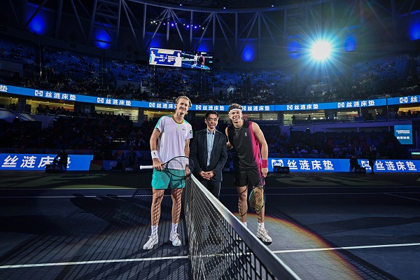 似乎一如既 似乎一如既