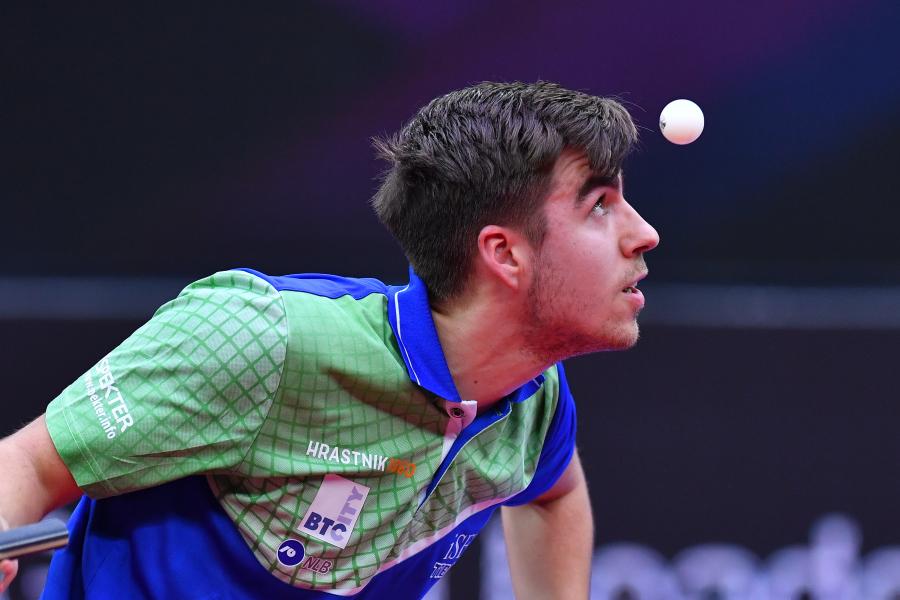 国羽锁定瑞士赛女双、混双冠亚军.